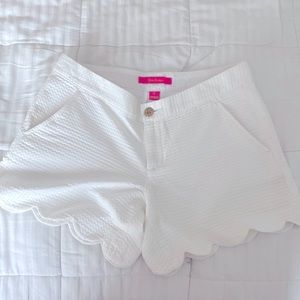 Lilly Pulitzer Buttercup Scallop Hem Short | Size 2